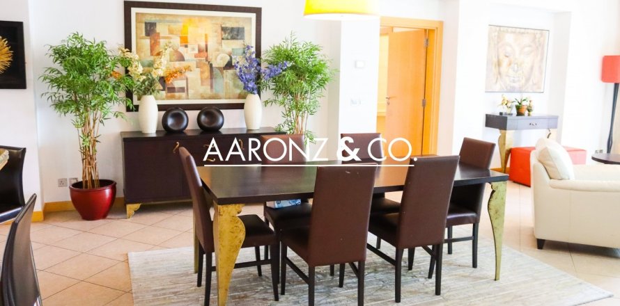 Квартира в Пальме Джумейре, Дубай, 3 спальни, 206м², № 93024