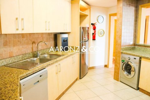 Снять в аренду квартиру в Пальме Джумейре, Дубай: 3 спальни, 206м², № 93024 - фото 29