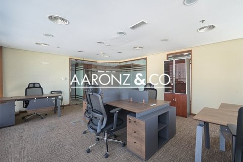 Снять в аренду офис в Бизнес-Бэе, Дубай: 158м², № 93020 - фото 2