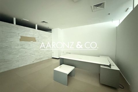 Снять в аренду офис в Бизнес-Бэе, Дубай: 146м², № 93018 - фото 5