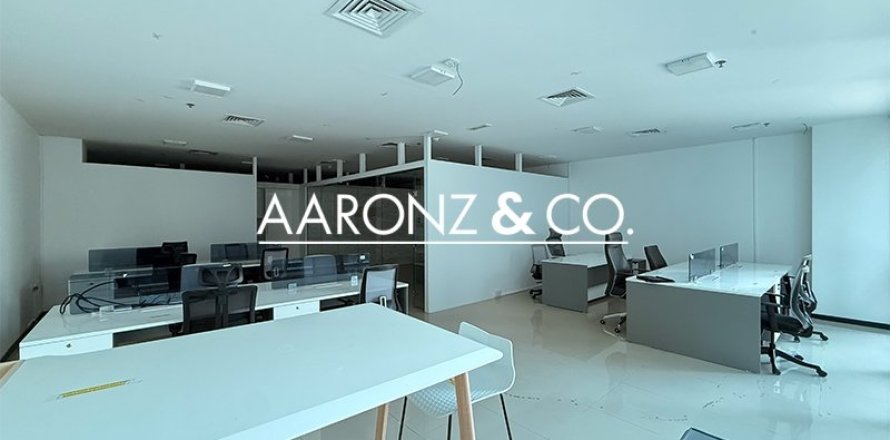 Офис в Бизнес-Бэе, Дубай, 146м², № 93018