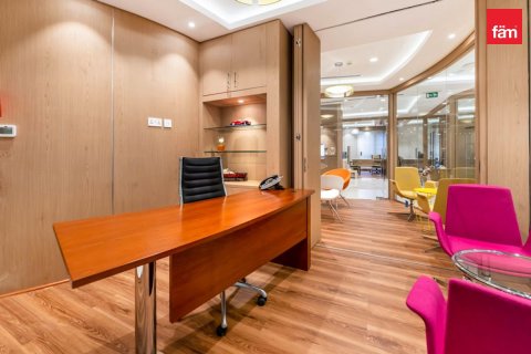 Oficina en Old Town, Dubai, 317.6 m², № 9144 - foto 3