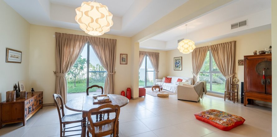 Вилла в Dubai Silicon Oasis, Дубай, 5 спален, 593.4м², № 8109