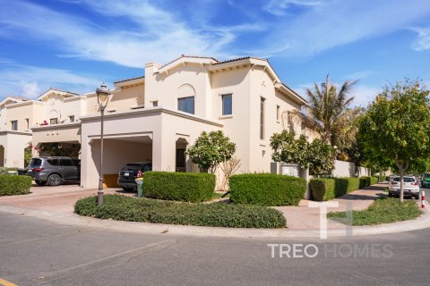 Villa in Reem, Dubai 3 bedrooms, 240 sq.m. № 16803 - photo 1