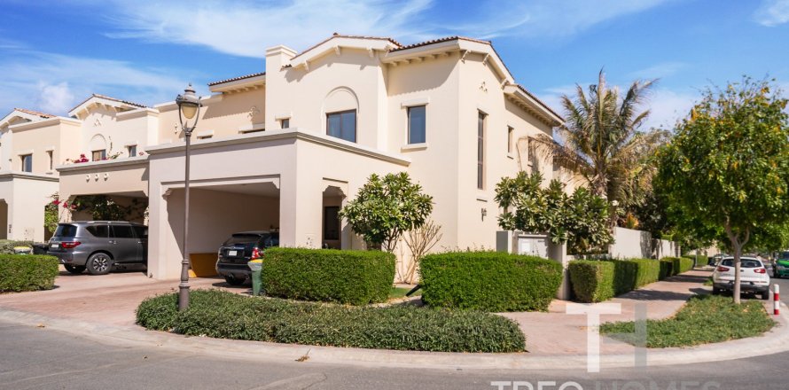 Villa in Reem, Dubai 3 bedrooms, 240 sq.m. № 16803