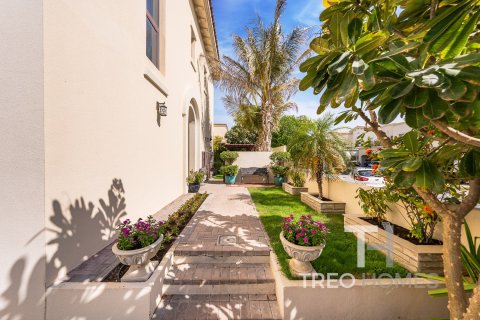 Villa in Reem, Dubai 3 bedrooms, 240 sq.m. № 16803 - photo 2