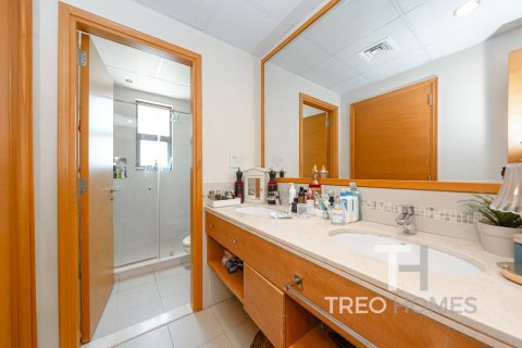 Villa in Reem, Dubai 3 bedrooms, 240 sq.m. № 16803 - photo 24