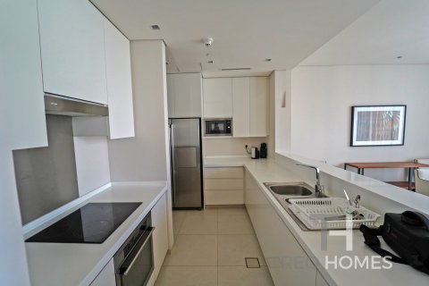 Apartment in The Hills, Dubai 2 bedrooms, 165 sq.m. № 16796 - photo 4