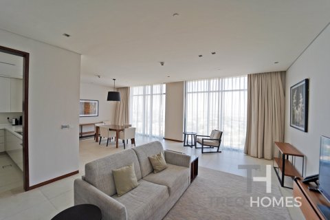 Apartment in The Hills, Dubai 2 bedrooms, 165 sq.m. № 16796 - photo 2
