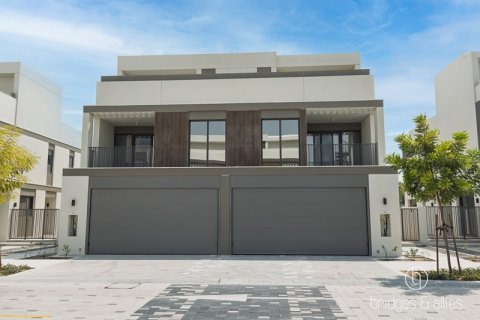 Villa in Tilal Al Ghaf, Dubai 4 bedrooms, 227 sq.m. № 83957