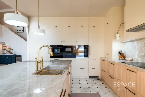 Apartment in Jumeirah Beach Residence, Dubai 2 bedrooms, 200 sq.m. № 122466 - photo 7