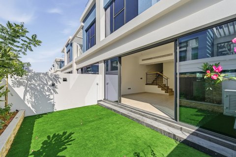 Maison de ville à Damac Lagoons, Dubai, 5 chambres, 144 m², № 130146