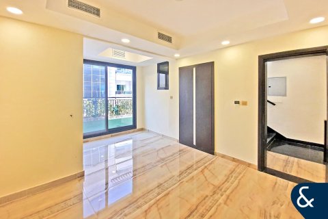 Снять в аренду таунхаус в Джумейра Вилладж Серкл, Дубай: 4 спальни, 316м², № 79077 - фото 15