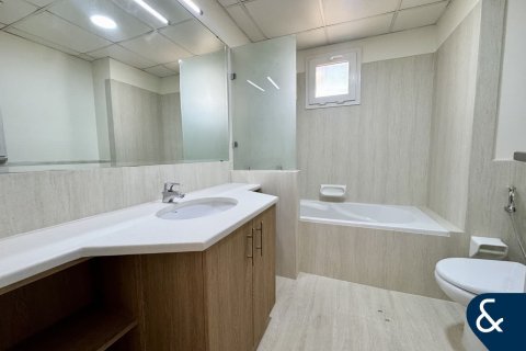 Снять в аренду виллу в Meadows, Дубай: 4 спальни, 947м², № 79082 - фото 10