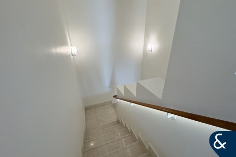 Снять в аренду виллу в Meadows, Дубай: 4 спальни, 947м², № 79082 - фото 13