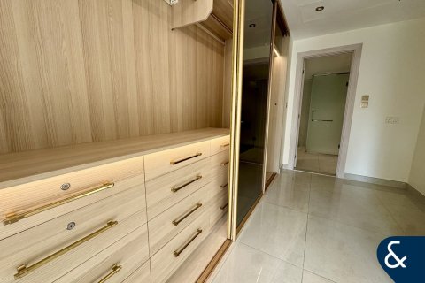 Снять в аренду виллу в Meadows, Дубай: 4 спальни, 947м², № 79082 - фото 7