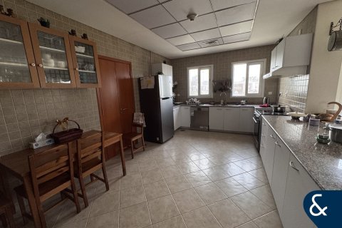 Снять в аренду квартиру в Green Community Motor City, Motor City, Дубай: 3 спальни, 329м², № 79078 - фото 4