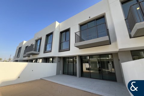 Снять в аренду таунхаус в The Valley, Дубай: 3 спальни, 174м², № 79080 - фото 1