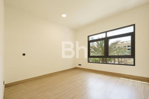 Apartment in Dubai 3 bedrooms, 153 sq.m. № 21619 - photo 14