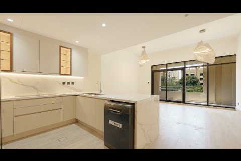 Apartment in Dubai 3 bedrooms, 153 sq.m. № 21619 - photo 2