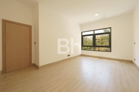 Apartment in Dubai 3 bedrooms, 153 sq.m. № 21619 - photo 16