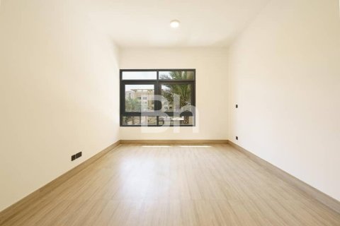 Apartment in Dubai 3 bedrooms, 153 sq.m. № 21619 - photo 17