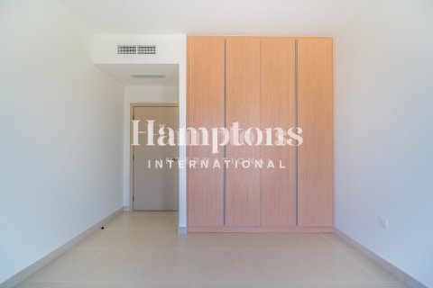 Снять в аренду виллу в Dubai South (Dubai World Central), Дубай: 3 спальни, 281.49609000м², № 109920 - фото 3