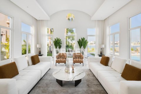 Villa in Palm Jumeirah, Dubai 6 bedrooms, 650 sq.m. № 86205 - photo 12