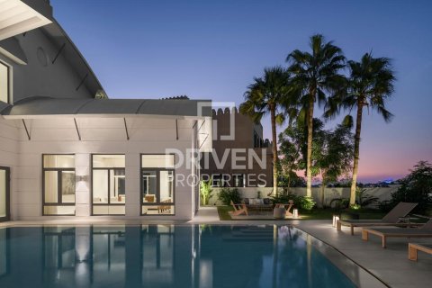 Villa in Palm Jumeirah, Dubai 6 bedrooms, 650 sq.m. № 86205 - photo 4