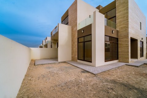 Townhouse in Wadi Al Safa 3, Dubai 4 bedrooms, 288 sq.m. № 134075 - photo 6
