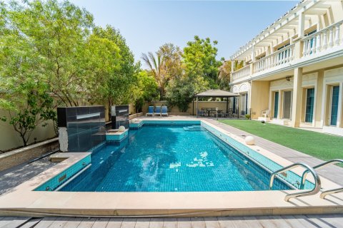 Villa in Jumeirah Village Triangle, Dubai 5 bedrooms, 399 sq.m. № 134076 - photo 2