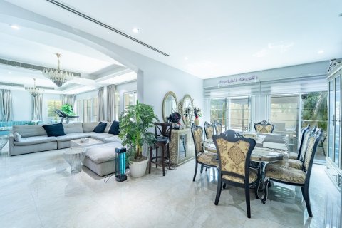 Villa in Jumeirah Village Triangle, Dubai 5 bedrooms, 399 sq.m. № 134076 - photo 15