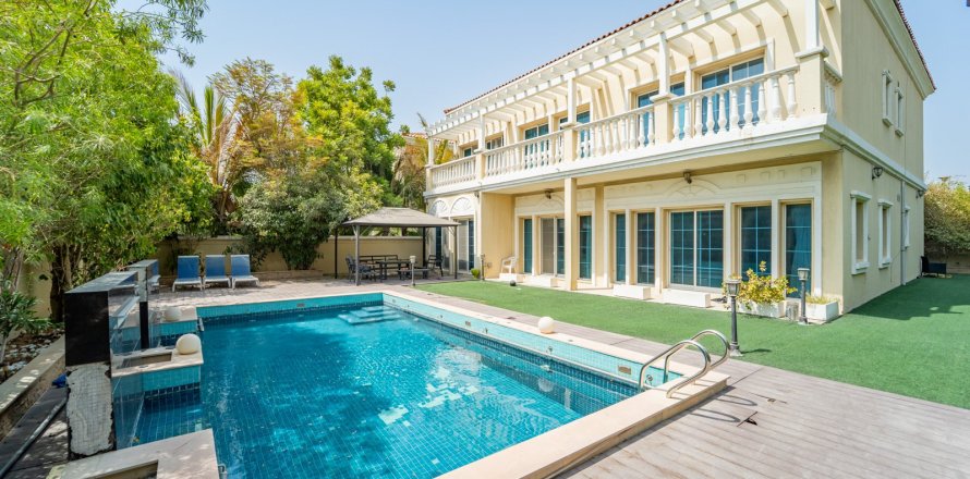 Villa in Jumeirah Village Triangle, Dubai 5 bedrooms, 399 sq.m. № 134076