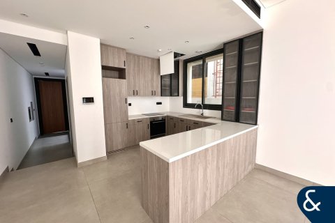 Купить таунхаус в Джумейра Вилладж Серкл, Дубай: 4 спальни, 212м², № 88533 - фото 5