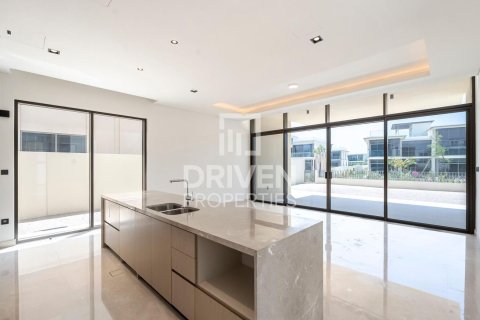 Villa in Golf Place, Dubai Hills Estate, Dubai 4 bedrooms, 501 sq.m. № 65053 - photo 6