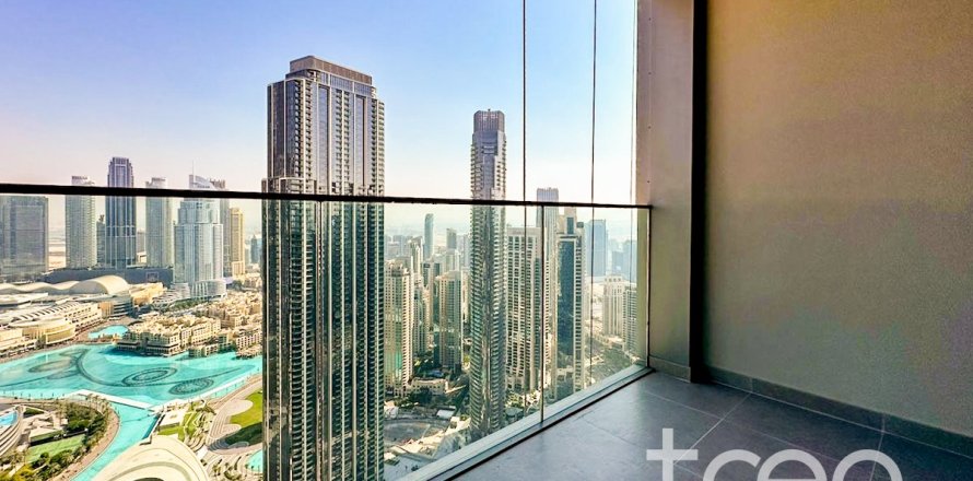 Apartamento en Burj Khalifa, Dubai, 3 dormitorios, 160.07 m², № 119827