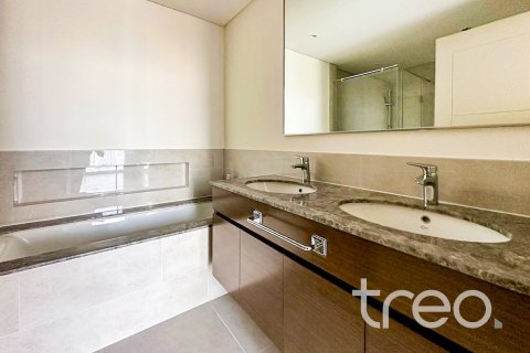 Apartamento en Burj Khalifa, Dubai, 3 dormitorios, 160.07 m², № 119827 - foto 8