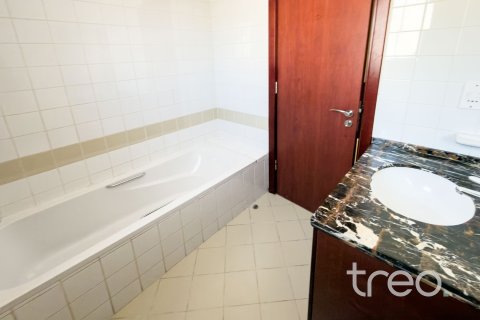 Снять в аренду виллу в Арабиан Ранчес, Дубай: 3 спальни, 253.44м², № 119823 - фото 4