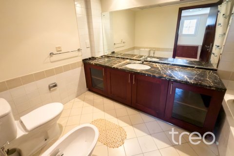 Снять в аренду виллу в Арабиан Ранчес, Дубай: 3 спальни, 253.44м², № 119823 - фото 11