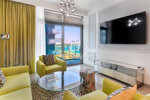 Apartment in EMAAR Beachfront, Dubai Harbour, Dubai 2 bedrooms, 106 sq.m. № 8711 - photo 3