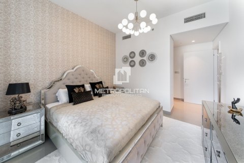 Apartment in EMAAR Beachfront, Dubai Harbour, Dubai 2 bedrooms, 106 sq.m. № 8711 - photo 14