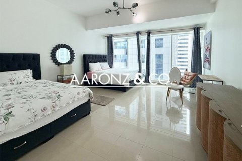 Apartamento en Emirates Crown, Dubai Marina, Dubai, 2 dormitorios, 229 m², № 96663 - foto 15