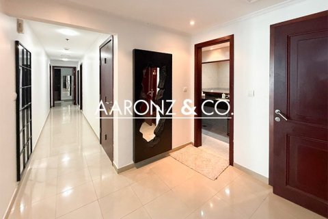 Apartamento en Emirates Crown, Dubai Marina, Dubai, 2 dormitorios, 229 m², № 96663 - foto 8