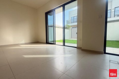 Villa in Dubai 3 bedrooms, 141 sq.m. № 59849 - photo 4