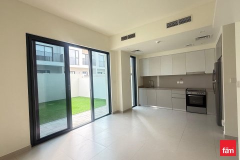Villa in Dubai 3 bedrooms, 141 sq.m. № 59849 - photo 2