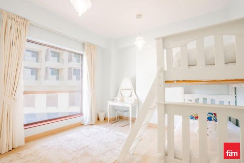 Купить квартиру в Дубае: 3 спальни, 168.4м², № 59846 - фото 13