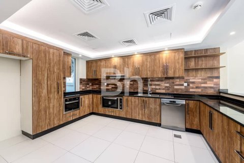 Снять в аренду виллу в Дубай Марине, Дубай: 3 спальни, 464м², № 21734 - фото 3