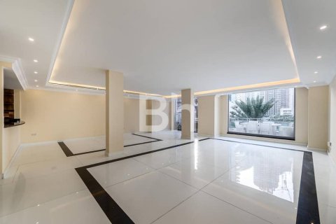 Снять в аренду виллу в Дубай Марине, Дубай: 3 спальни, 464м², № 21734 - фото 1