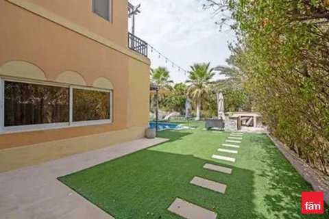 Villa in Dubai 5 bedrooms, 766.9 sq.m. № 59693 - photo 11