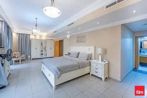 Villa in Dubai 5 bedrooms, 766.9 sq.m. № 59693 - photo 8